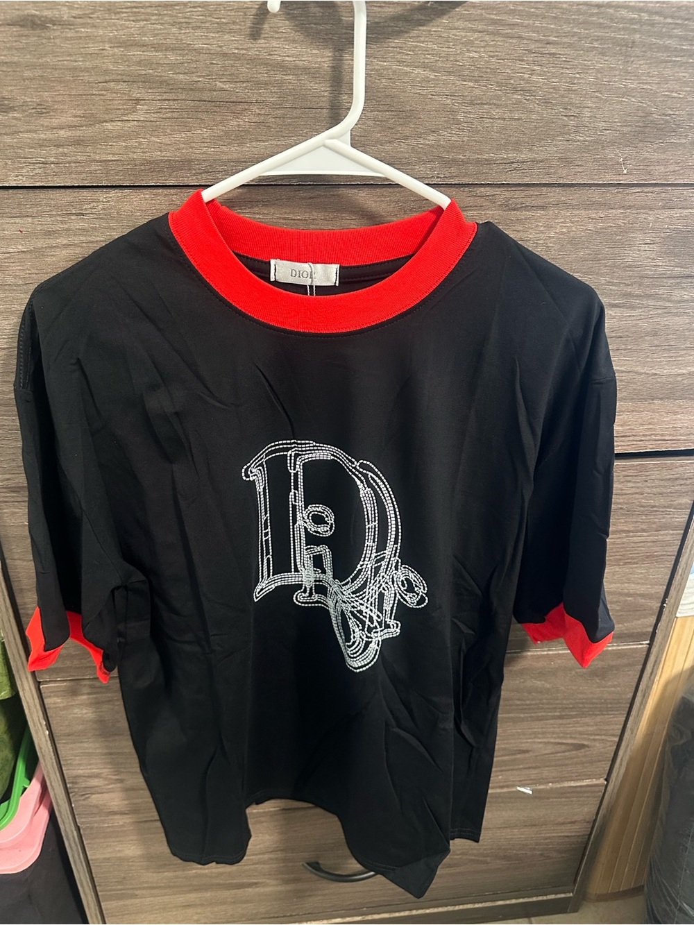 Black & Red Graphic Tee size M